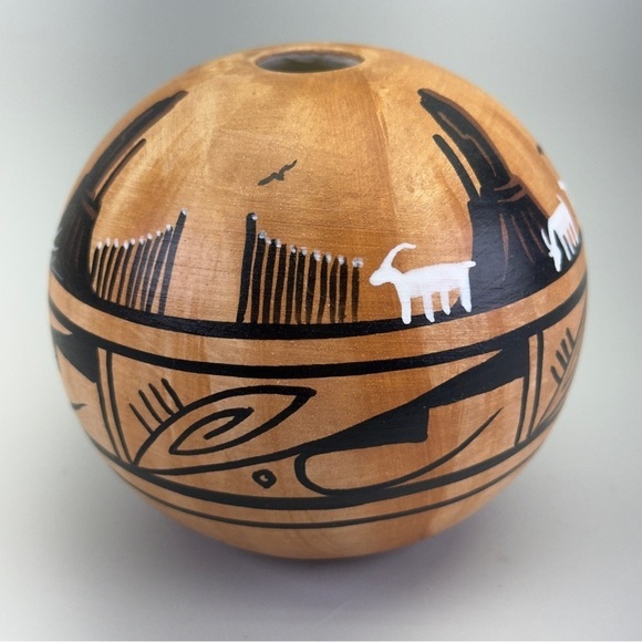Handpainted Navajo Ceramic Seed Pot - Picture 4 of 7
